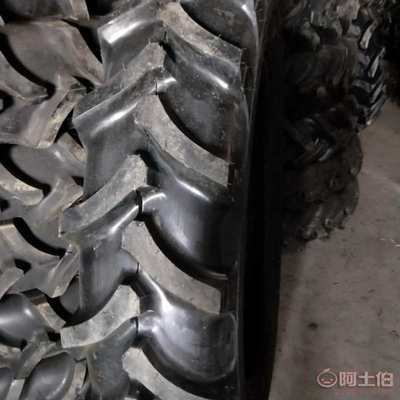甲字農(nóng)用拖拉機輪胎12.4-28 人字花紋設(shè)計，加厚耐用，廠家直銷